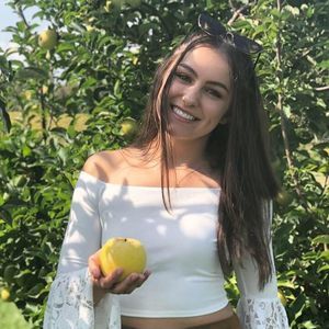 Meet your Posher, Lexi